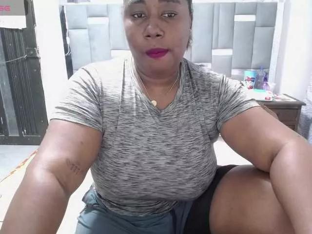 thickebonymilf on BongaCams 