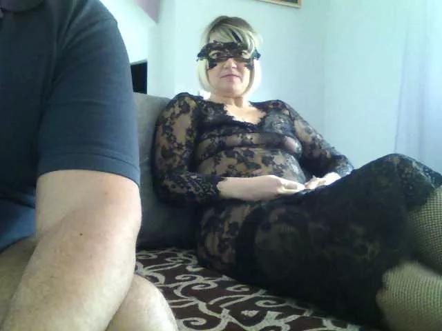uckyCoupleXXX on BongaCams 