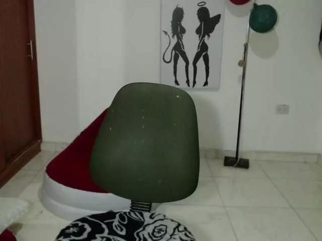 vivian-milf-paint on BongaCams 