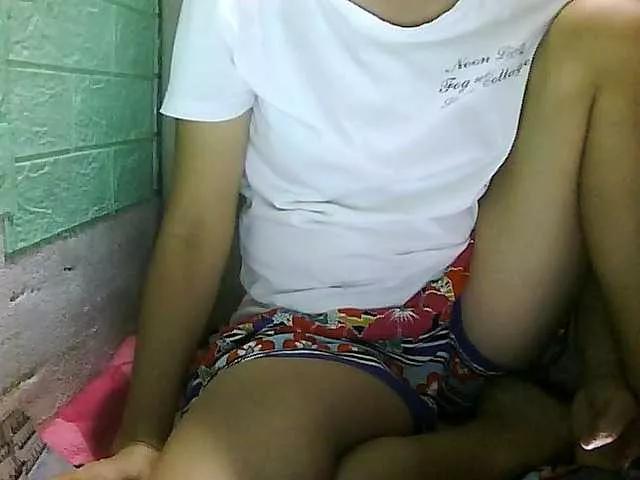 Offline Yummyflirttits69 on BongaCams