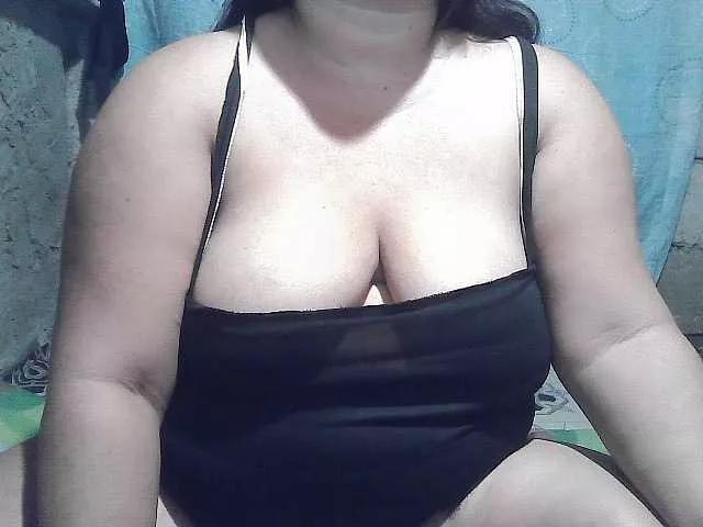 Yummypussy432 on BongaCams 