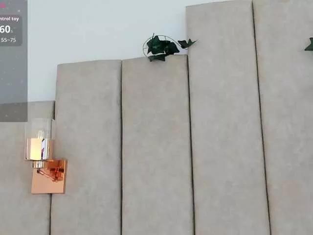 Offline zahiira on BongaCams