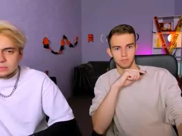 astren_villo from Chaturbate