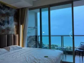 Freechat canikissyou_ on Chaturbate