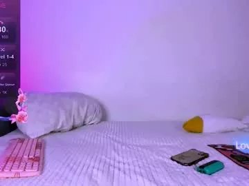 caradelfie on Chaturbate 