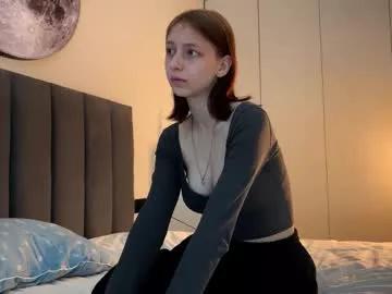 ellie_hollow on Chaturbate 