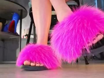 Check out 25 years old feet_heelss from Chaturbate feet_heelss from Chaturbate