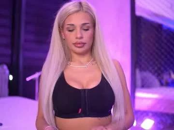 Freechat ivyrowa on Chaturbate