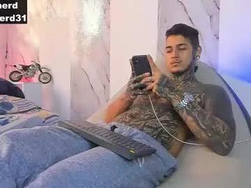 jaxxxonherd on Chaturbate 