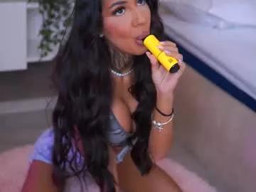 Freechat kiara_moreno on Chaturbate