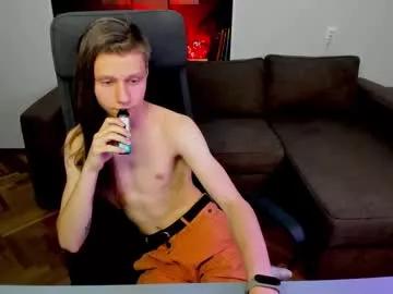 Freechat kitsuhi on Chaturbate