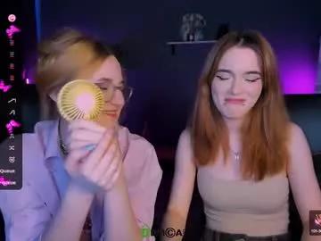 Freechat liana_kisses on Chaturbate