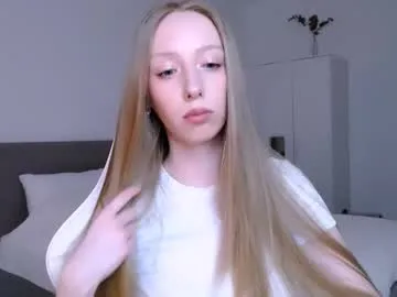 luna_insanity — doggy in panties #shy #blonde #natural #skinny [125 tokens remaining]