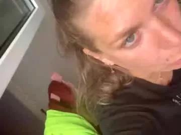 melli23 on Chaturbate 