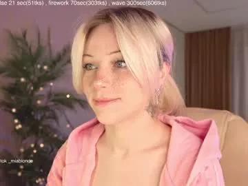 mia_milagros from Chaturbate