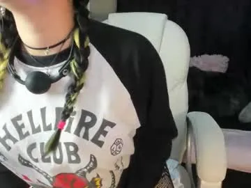 natsuki_09 — Soft Boob Tease Warm-Up    [23 tokens left] Hey welcome to my room! 