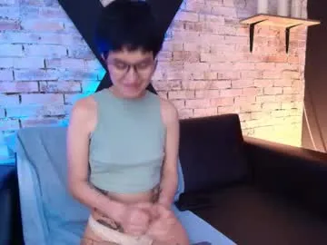 nyx_888_ — GOAL: Turn around + Spank ass [33 tokens remaining] Welcome to my room! #new #petite #smalltits #shorthair #latina