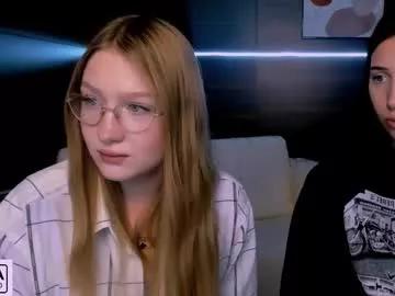 Freechat playful_sophie on Chaturbate