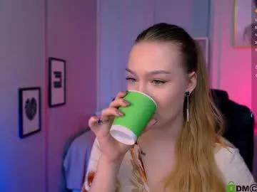 Freechat playful_sophie on Chaturbate