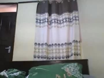 Masturbate to Chaturbate's Romantic2u4 romantic2u4 from Chaturbate