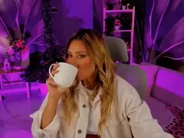 Freechat sarahholly on Chaturbate