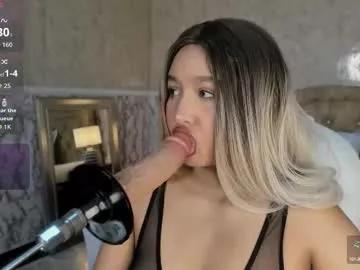 Freechat whitneybrown_ on Chaturbate