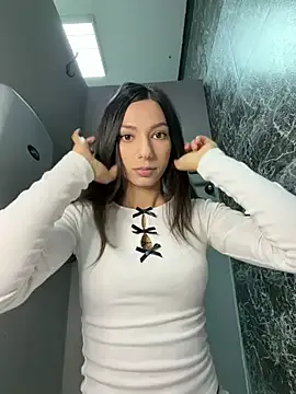 -_MiaQueen_- on StripChat