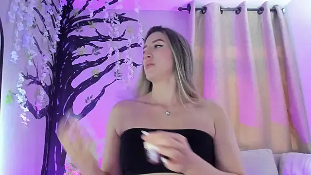 _sofia_cruz on StripChat