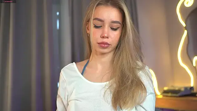 Freechat _Spring_Day_ on StripChat