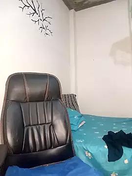 Aashixxx12 on StripChat 