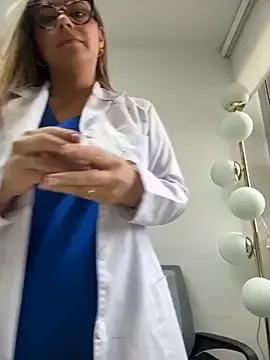 Freechat alicee16 on StripChat