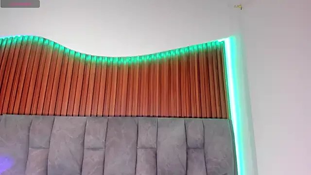 Aliina__Sauvage on StripChat 