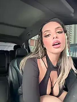 Alirawrz from StripChat