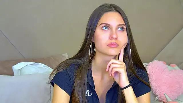 Freechat AlisaVersailles on StripChat