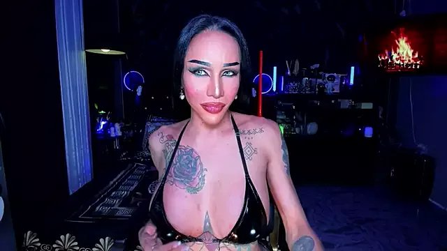 AlodiaDexhibitionist