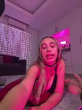 Amanda-sweet on StripChat 