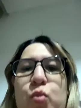 Freechat amooraaamoon on StripChat