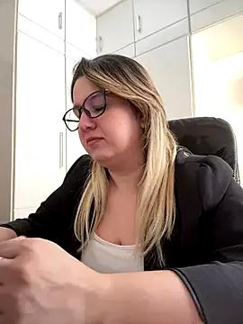 Freechat amooraaamoon on StripChat