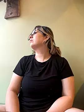 Sexy Amooraaamoon wants you to fuck their body now amooraaamoon from StripChat