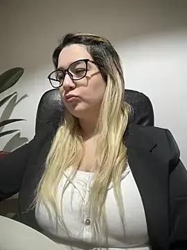 Freechat amooraaamoon on StripChat