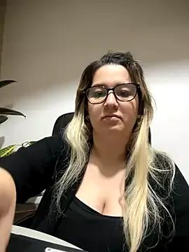 Freechat amooraaamoon on StripChat