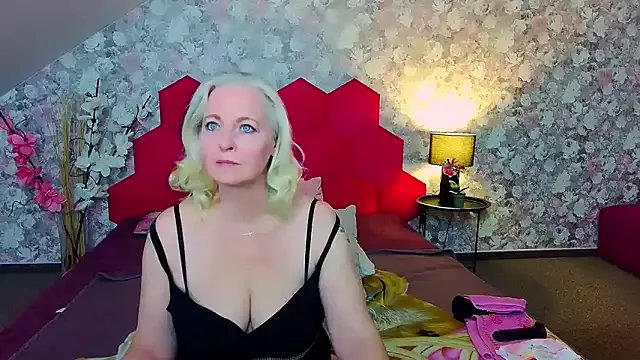 Anais_Janson on StripChat 