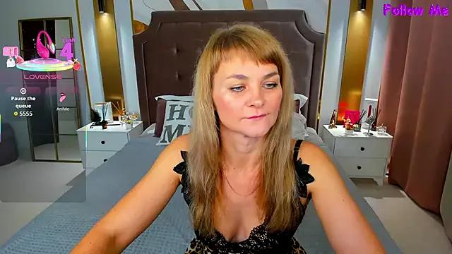 annasimonsj on StripChat 