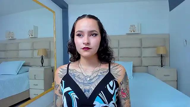 AnnyThompson_ on StripChat 