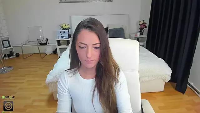 AnyaHills on StripChat 
