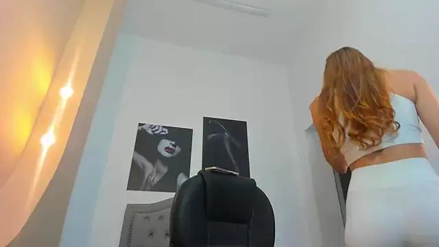 arianna_000 on StripChat