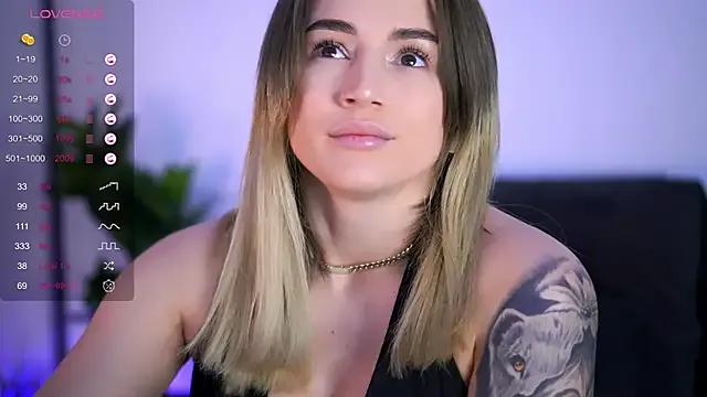 Private BabbyAisha on StripChat