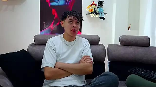 Sexy Bluewolf247 wants you to fuck his body now bluewolf247 from StripChat