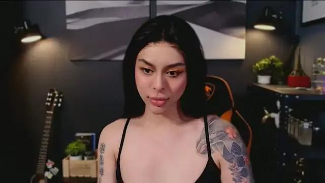 callmeLUNA from StripChat