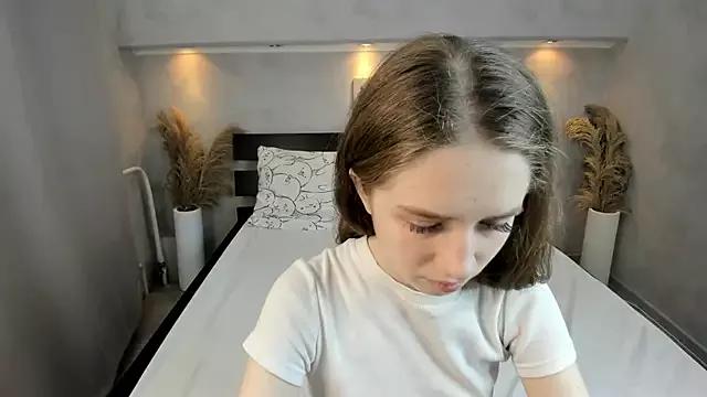 Hot Camilla_Kelly wants you to fuck her body now Camilla_Kelly from StripChat